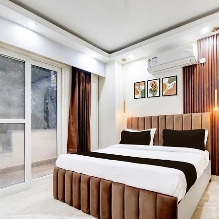 Super Hotel O Sector 43 Gurgaon Exterior photo