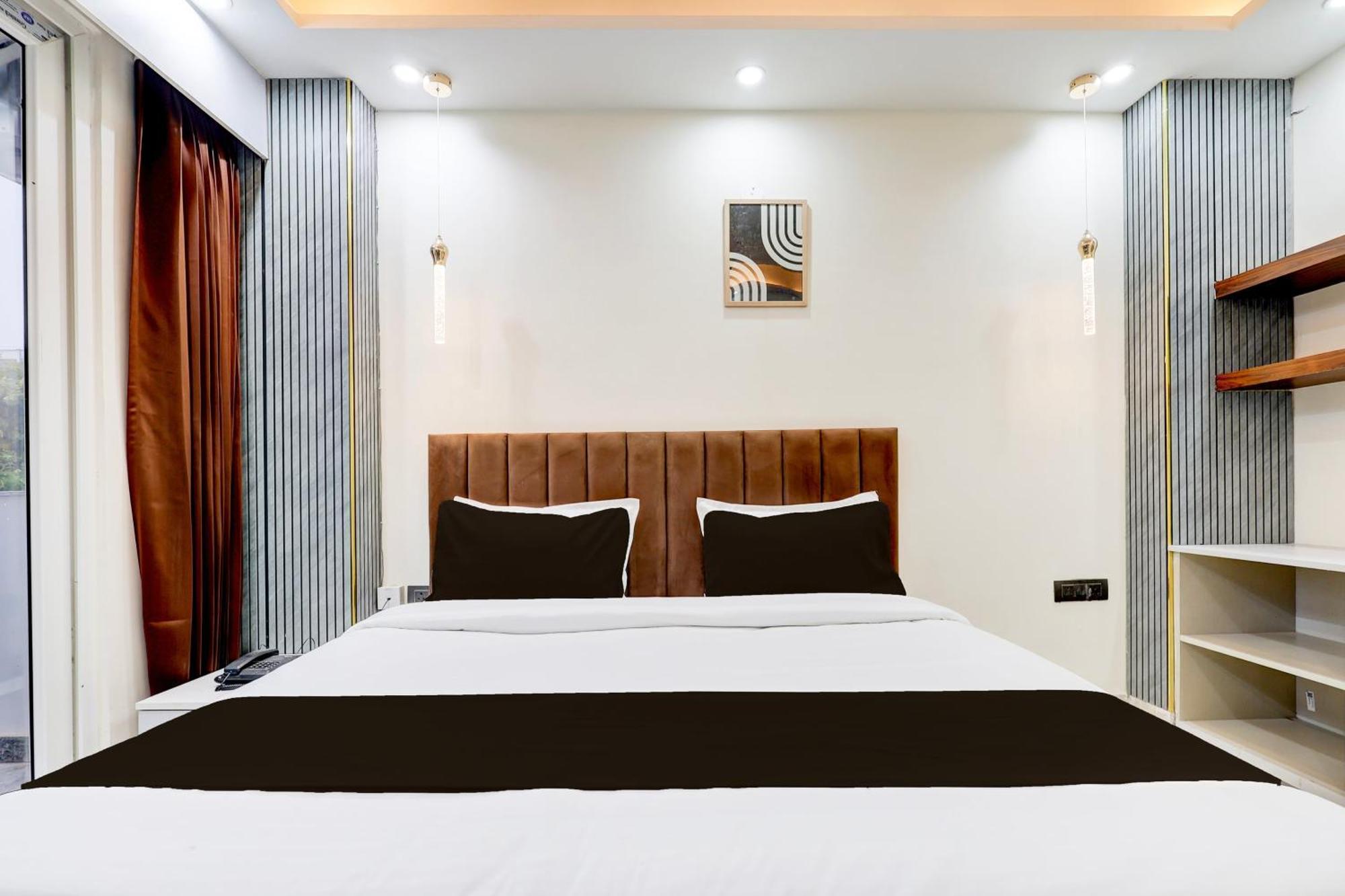 Super Hotel O Sector 43 Gurgaon Exterior photo