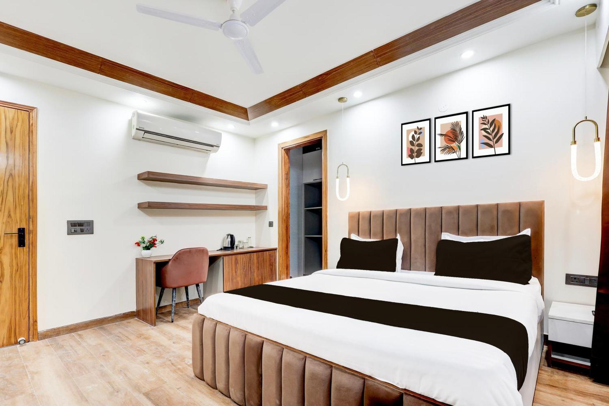 Super Hotel O Sector 43 Gurgaon Exterior photo