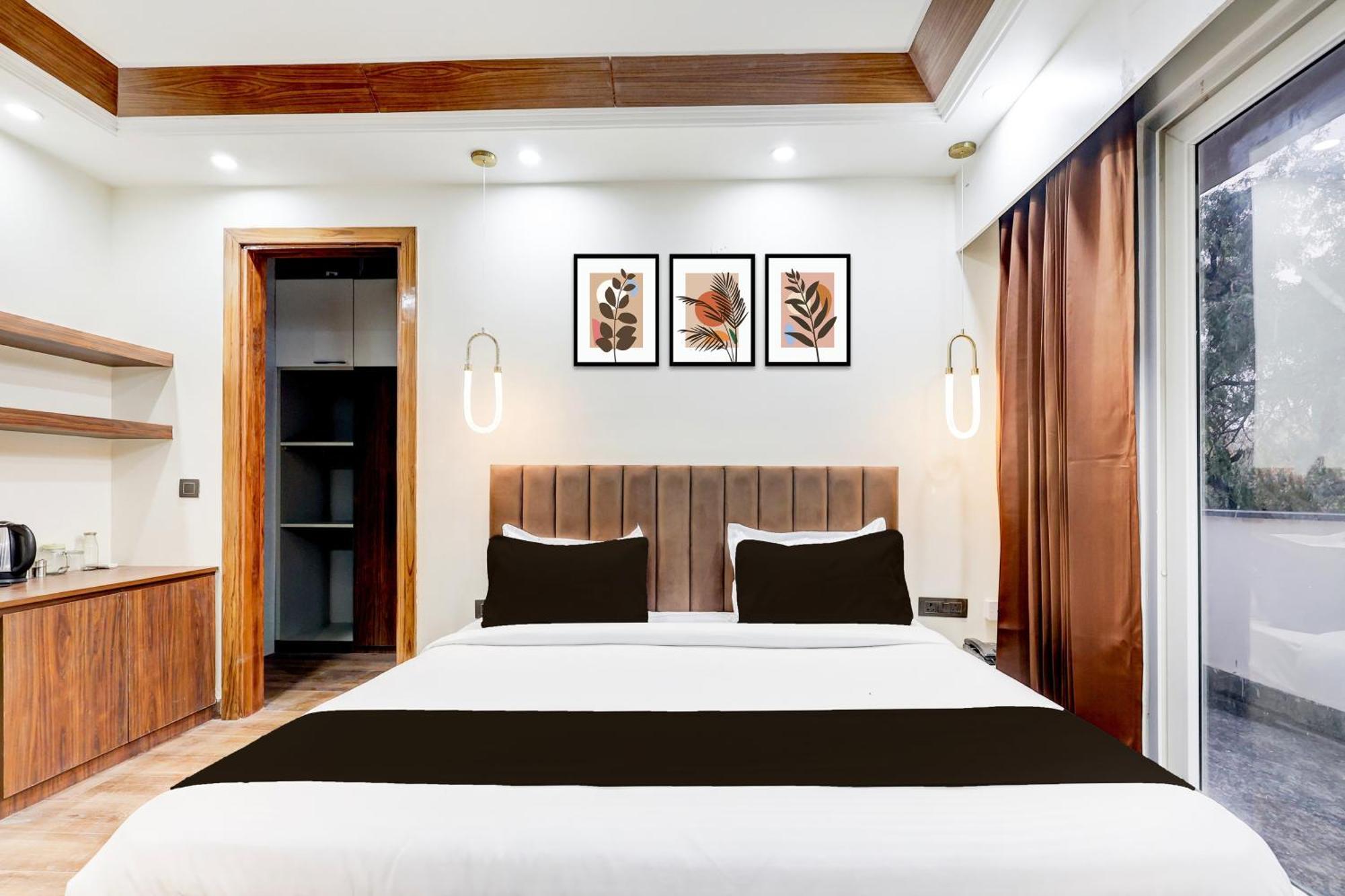 Super Hotel O Sector 43 Gurgaon Exterior photo